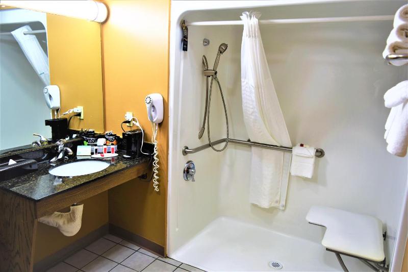 King Room - Disability Access/Non-Smoking image 1