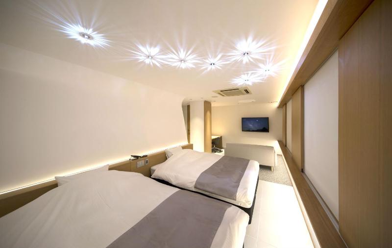 HOTEL THE Grandee Shinsaibashi Namba - image 2