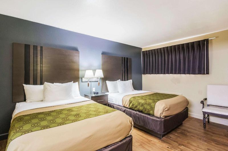 Standard Double Room with Two Double Beds - Non-Smoking image 4