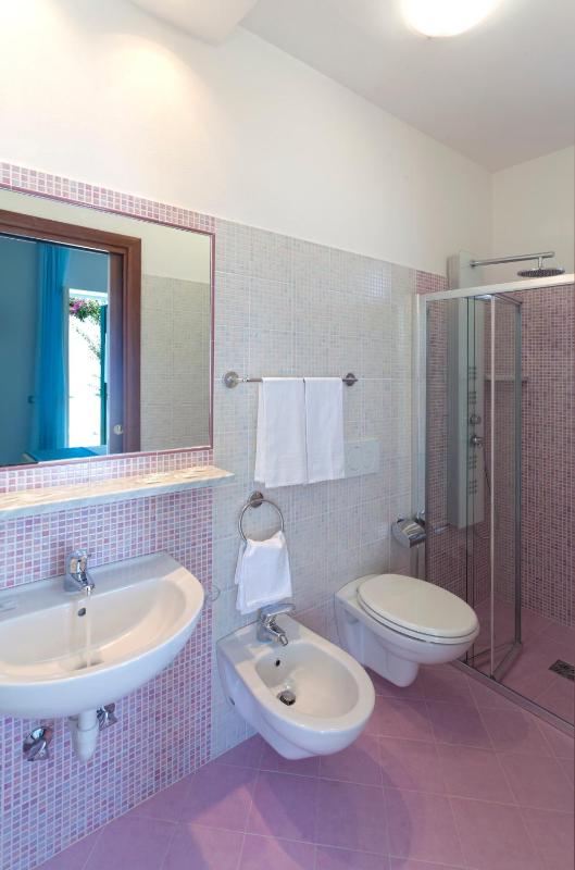 Superior Double Room with Sea View image 2