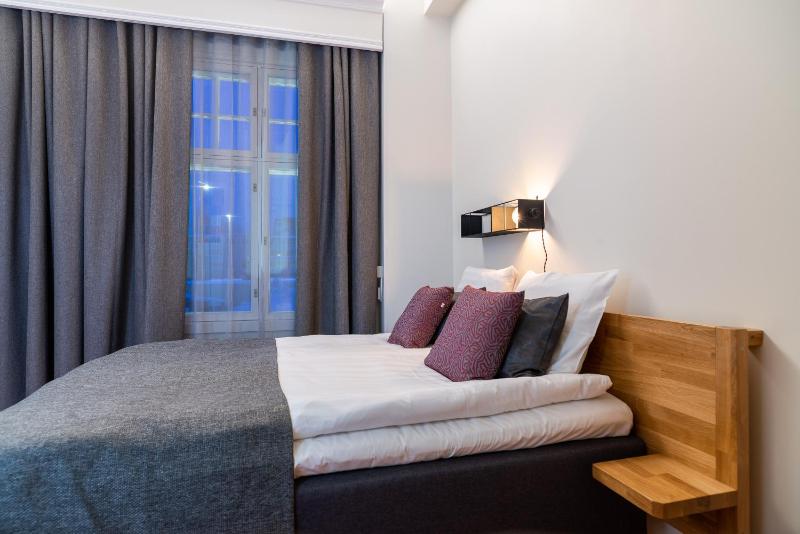 Standard Queen Room + image 2
