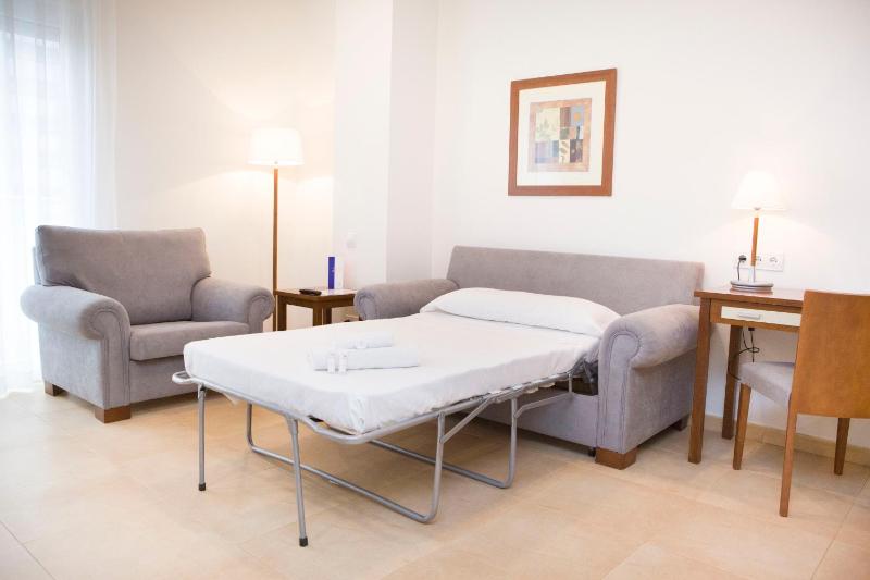 Superior Two-Bedroom Apartment (2 Adults + 2 children) image 3