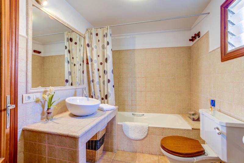 Three-Bedroom House image 2