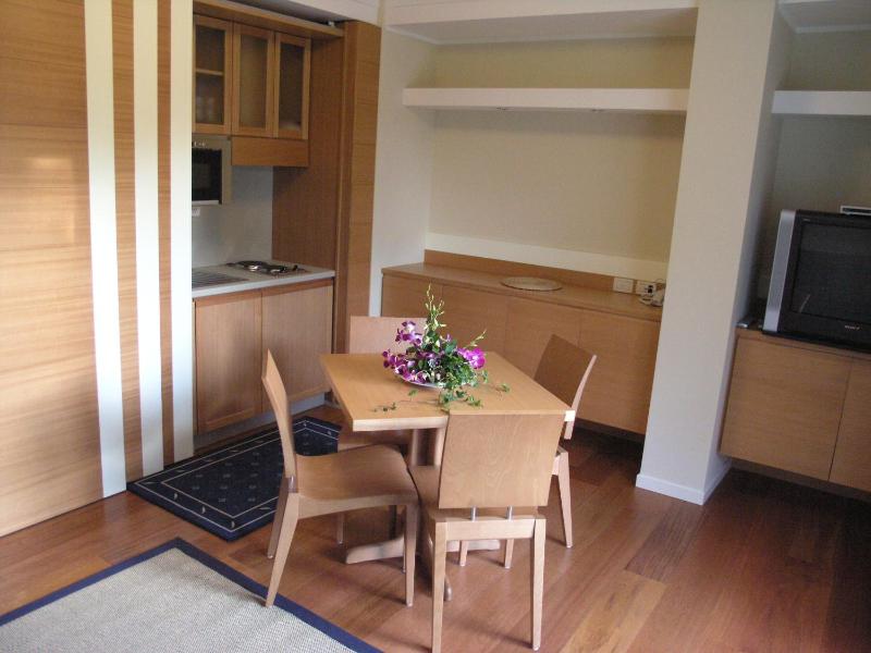 Deluxe One-Bedroom Apartment (4 Adults) image 4