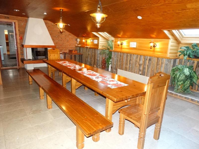 Deluxe Four-Bedroom Apartment image 2