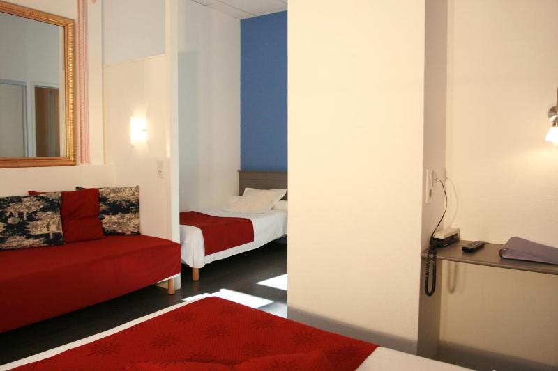 Quadruple Room image 2