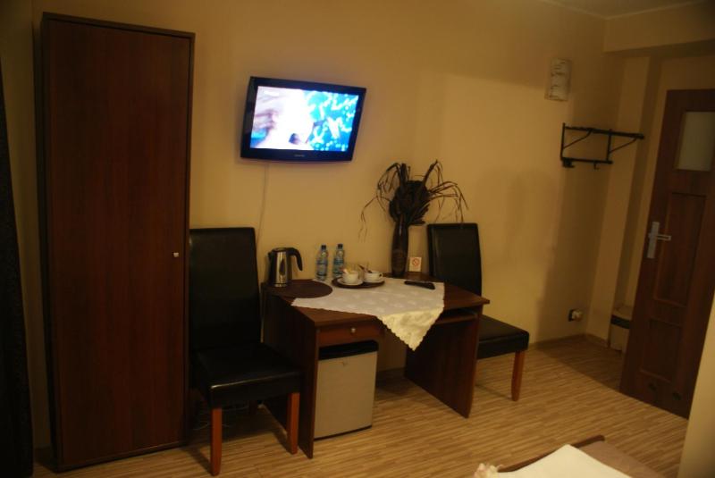 Comfort Twin Room image 4
