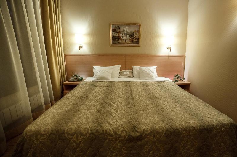 Standard Double or Twin Room image 1