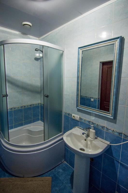 Standard Quadruple Room image 2