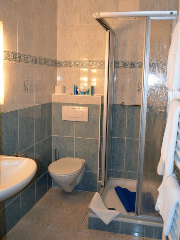 Double Room image 3