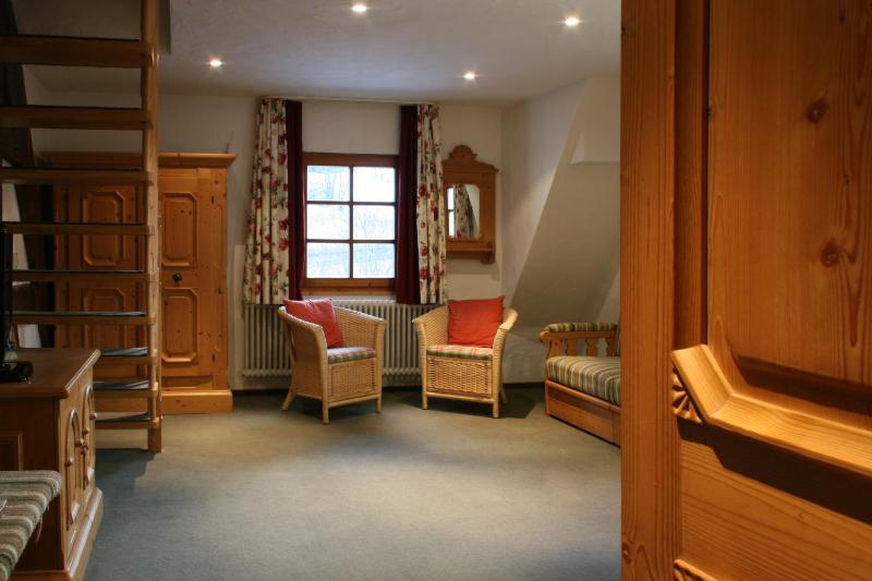 Family Room image 4