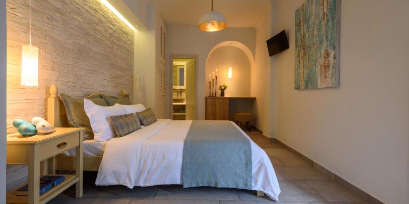 Beachfront Standard Double Room  image 2