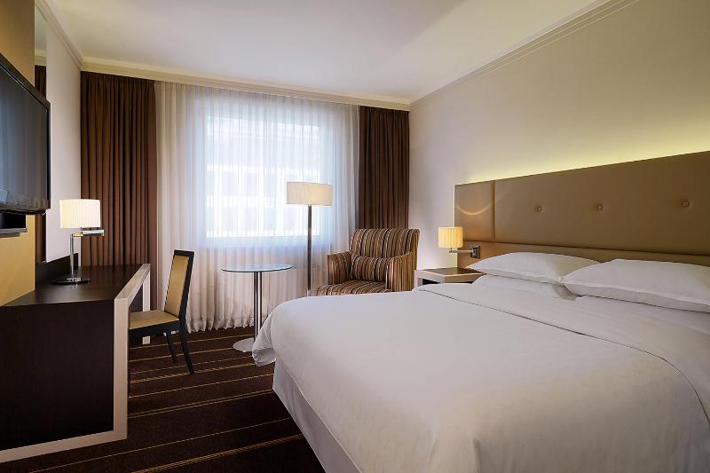 Classic Double Room image 1