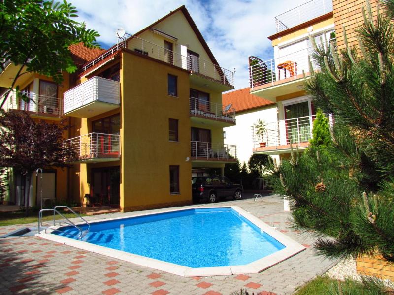 Balaton Beach Apartman - image 31