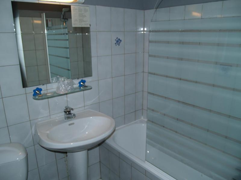 Double Room with Bath image 1