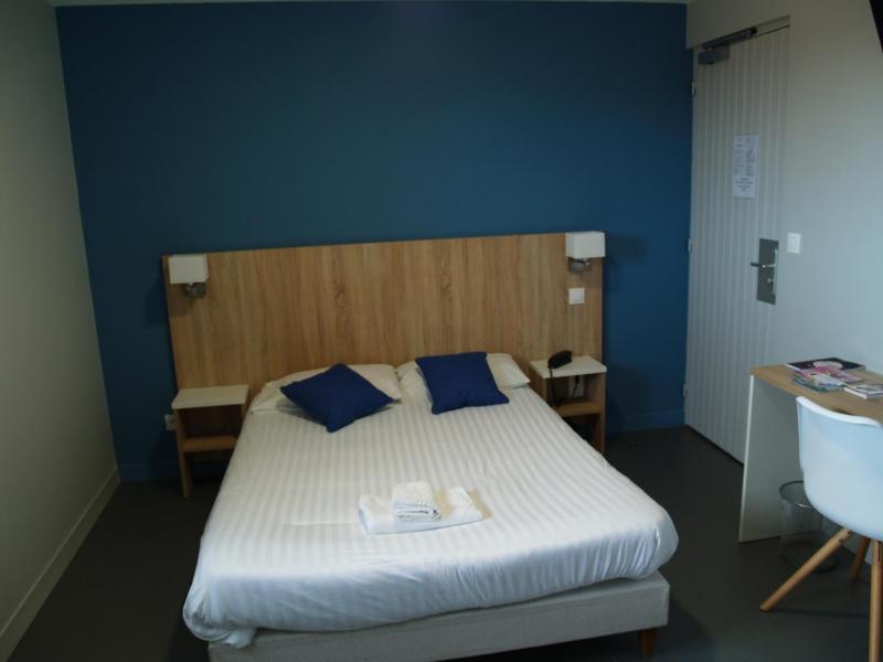 Double Room with Shower image 1