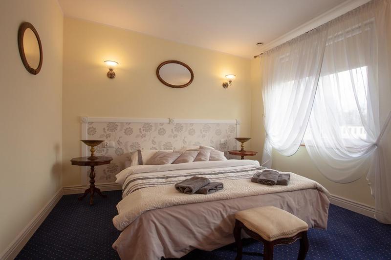 Double Room image 2