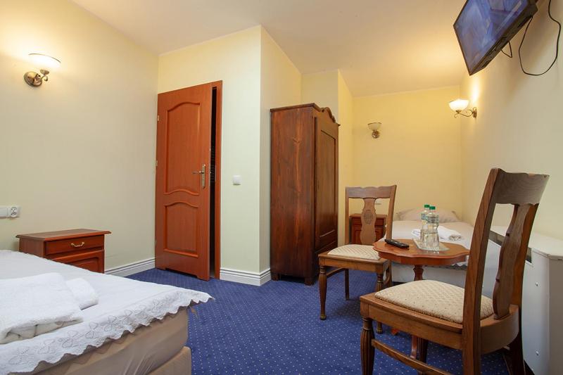 Double Room with Skylight image 2