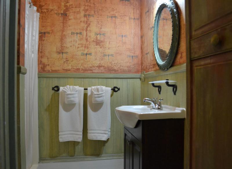 Superior Queen Room image 3