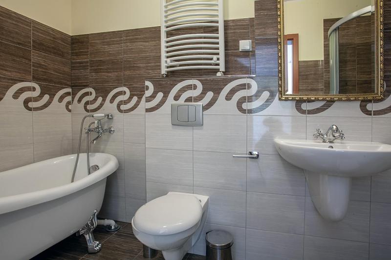 Deluxe Double Room with Bath image 2