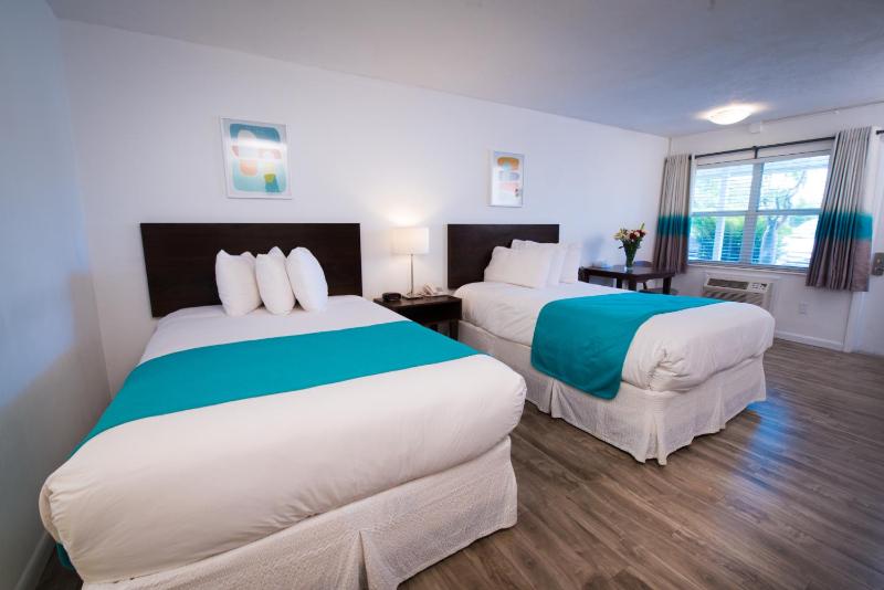 Standard Room with Two Double Beds image 1