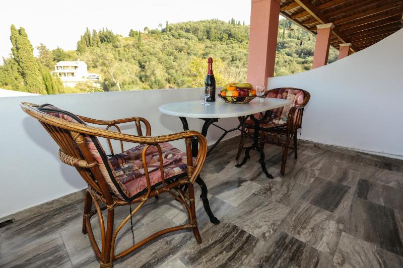 Double Room with Mountain View image 3