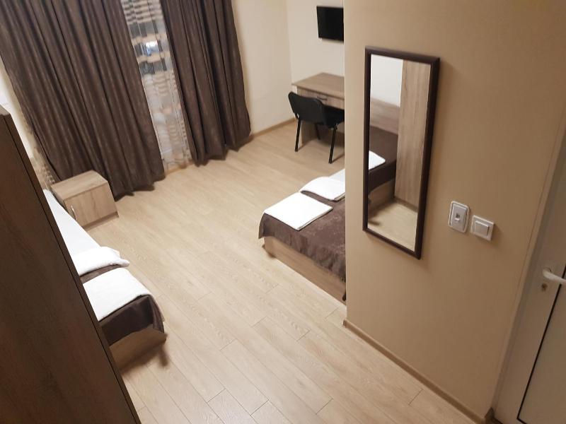 Twin Room with Terrace image 4