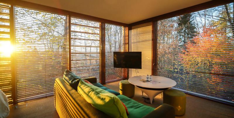 King Room with Garden View image 3