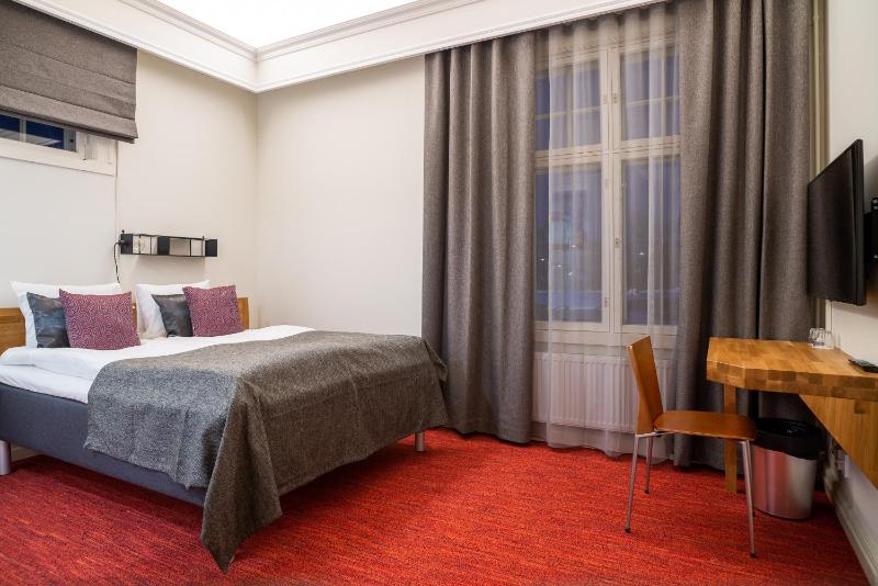Standard Queen Room + image 4