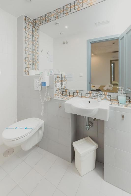 Hostal Gravina - image 37