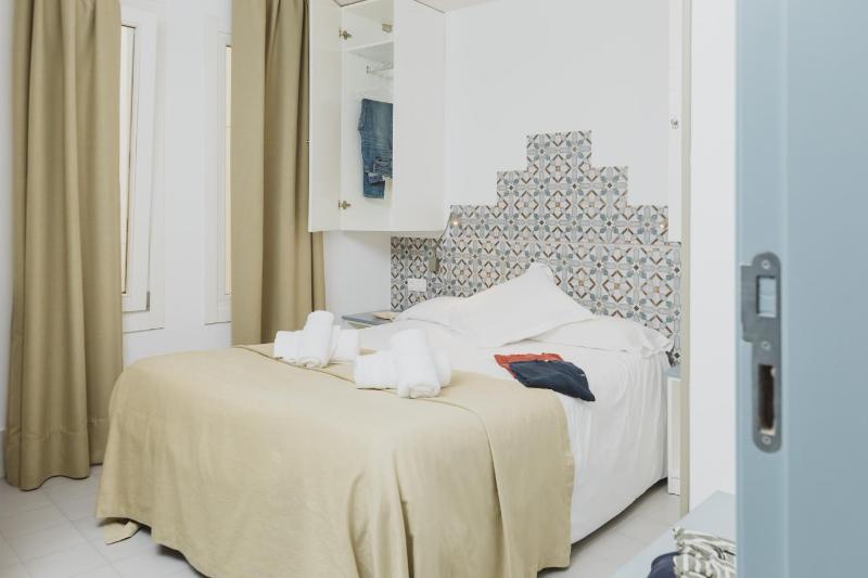 Hostal Gravina - image 38