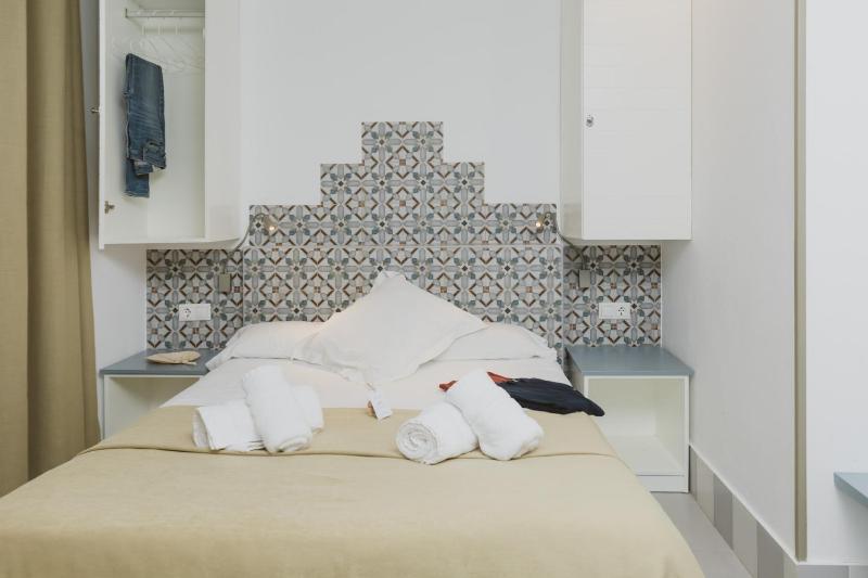 Hostal Gravina - image 25