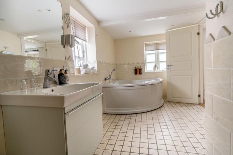 Classic Suite image 3