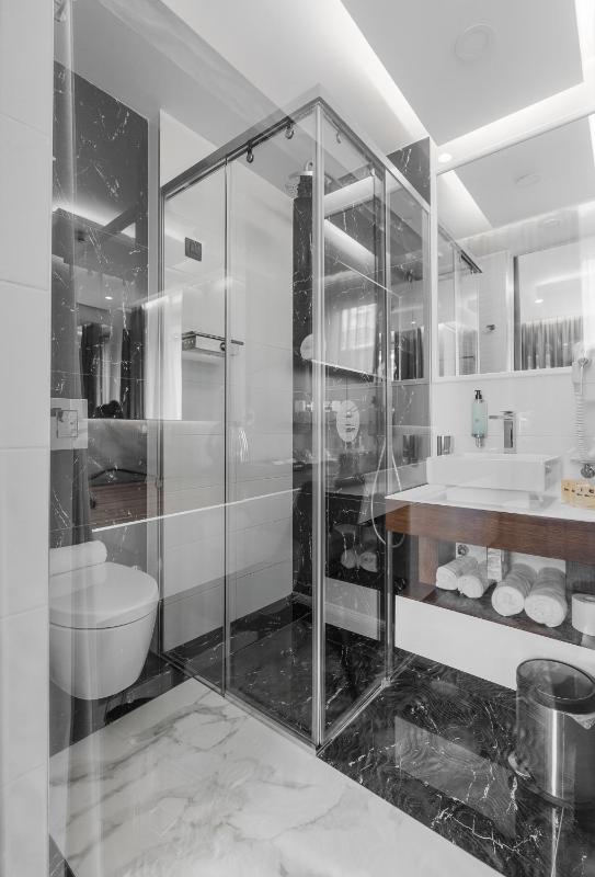 Special Offer - Double Room with Free Spa Access image 4