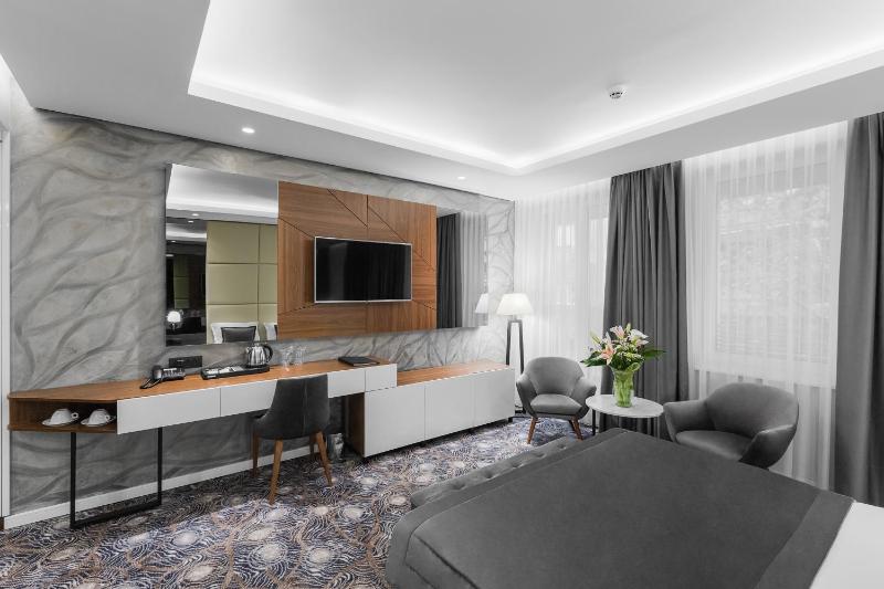 Superior Double Room with Free Parking image 3
