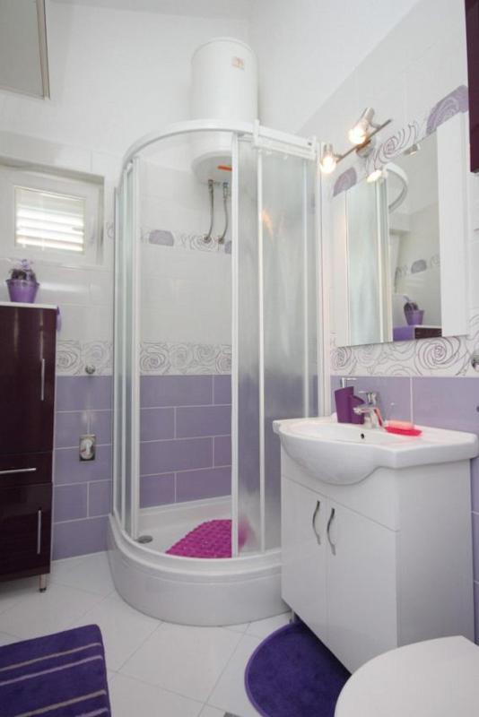 One-Bedroom Apartment image 2