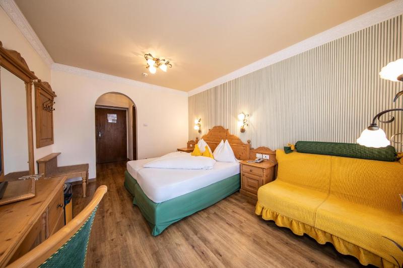 Standard Double Room with Balcony image 1