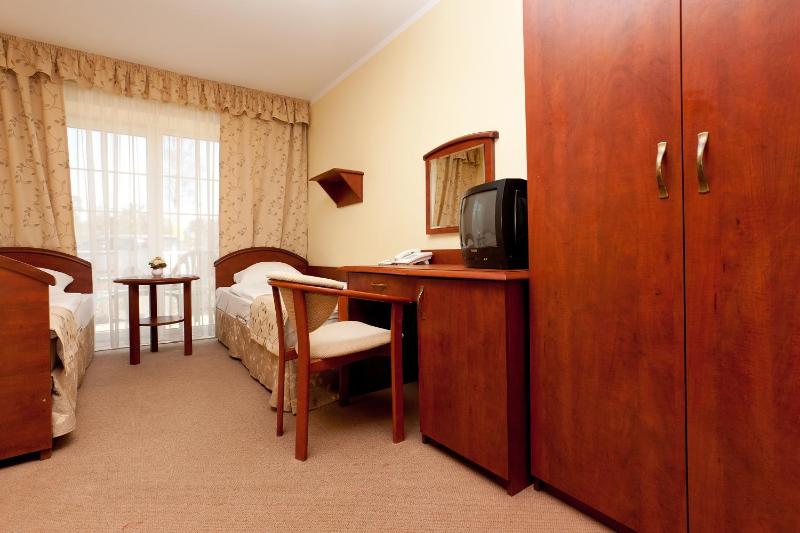 Twin Room image 2