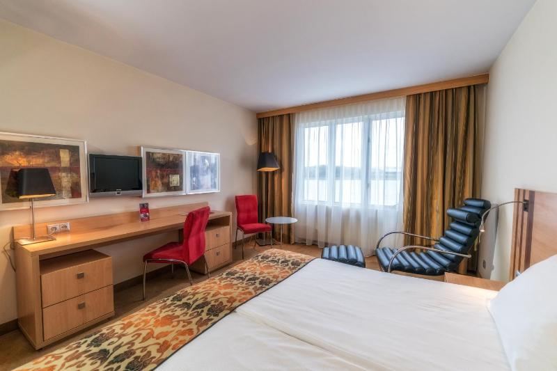 Superior Double Room with Lake View image 1