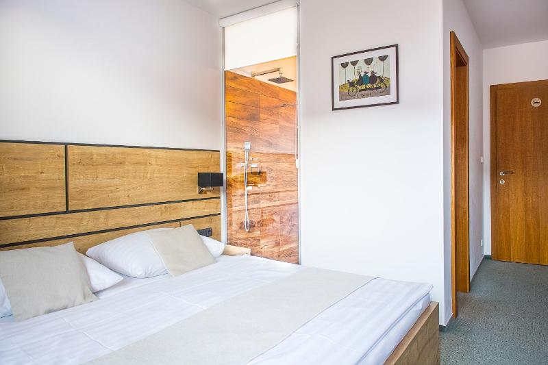 Deluxe Double Room image 4