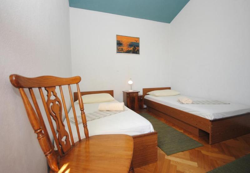 Three-Bedroom Apartment with Terrace and Sea View image 4