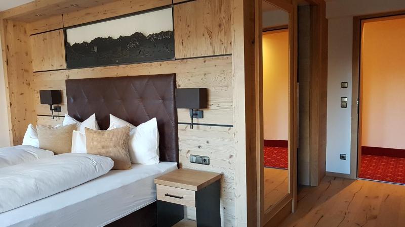 Superior Double Room image 3