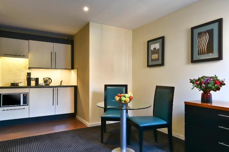 Studio Apartment image 3