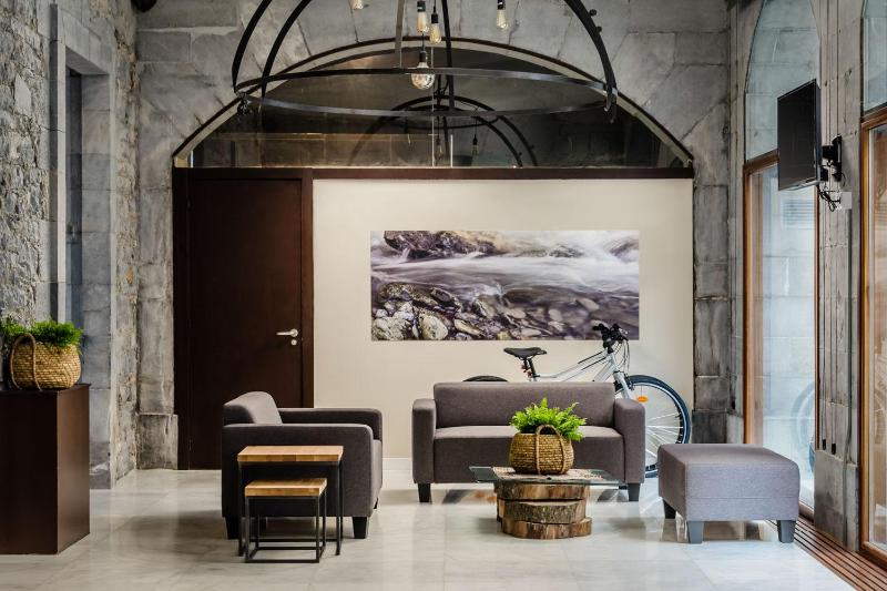 Double or Twin Room with a unique Spa Access image 2