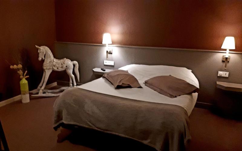 Double Room with Private Bathroom image 3