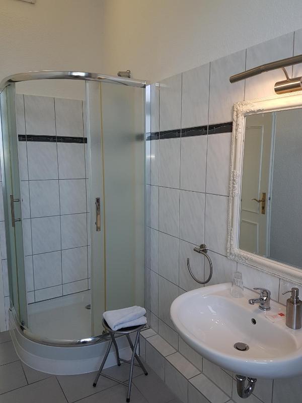 Standard Double or Twin Room image 3