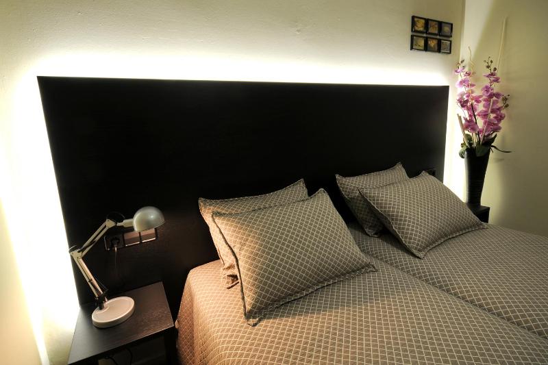 Double or Twin Room image 4