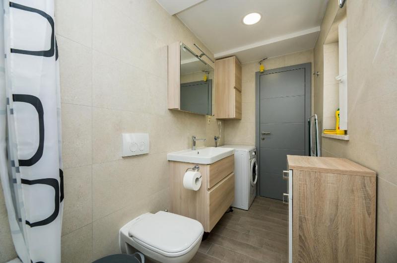 Apartments Roko - image 4