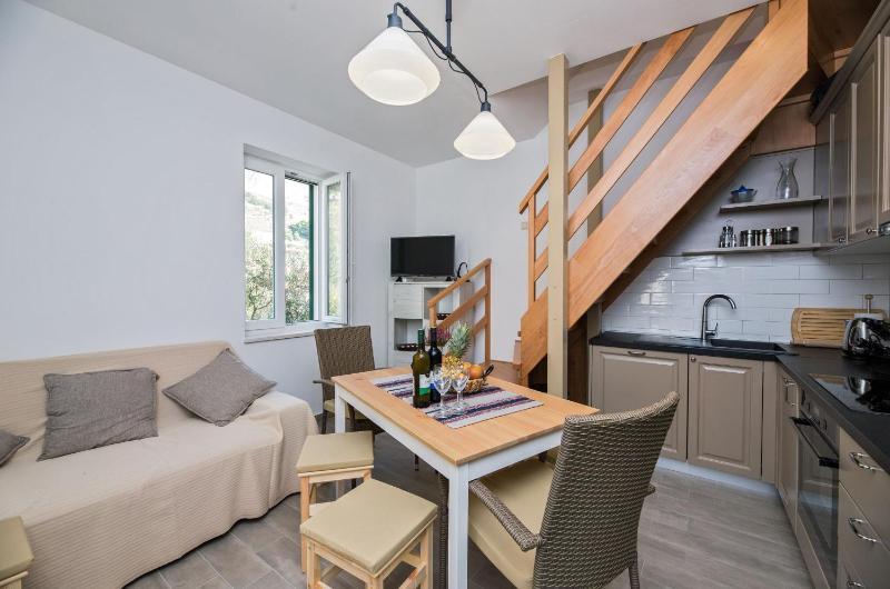 Apartments Roko - image 5