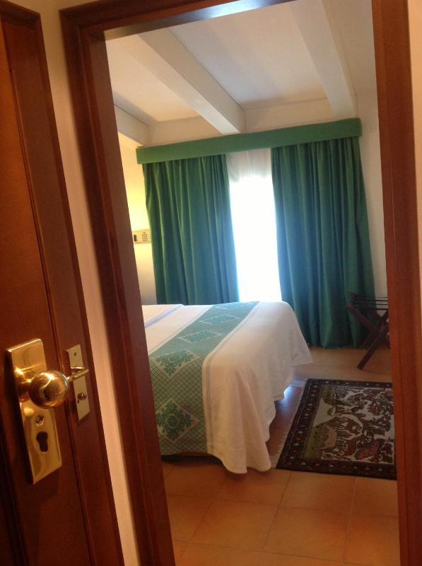 Comfort Single Room image 4